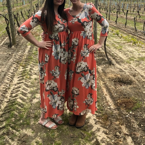 NWT! Boutique Peachy Floral Maxi Dress. - Picture 2 of 5